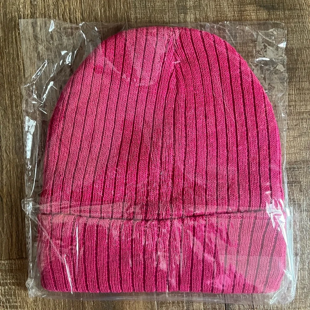 Pink Sherpa Lined Winter Hat/ Women’s Beanie. New with tags. - Picture 2 of 3